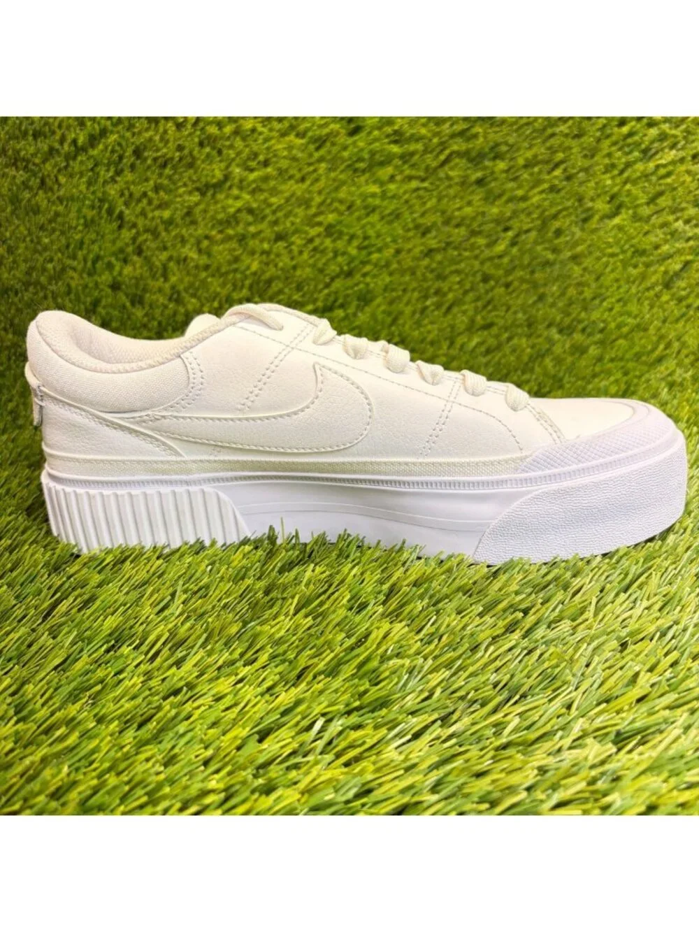 Nike Court Legacy Lift Womens Size 8 White Athletic Leather Shoes Sneakers